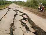 В Индонезии произошло сильное землетрясение: разрушено 200 домов В Индонезии произошло сильное землетрясение: разрушено 200 домов