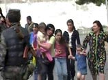 "В Южной Осетии продолжают гибнуть мирные жители - женщины, старики, дети", - отметил глава российского внешнеполитического ведомства. Также Лавров сообщил о том, что Грузия проводит этнические чистки с югоосетинских селах