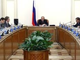 Наращивание военных расходов объясняется модернизацией российской армии и постепенным переходом на контрактную модель комплектования отдельных частей Наращивание военных расходов объясняется модернизацией российской армии и постепенным переходом на контрактную модель комплектования отдельных частей
