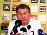 Блохин возмущен матчем в Варшаве: поляки скандировали "F.., Russia", а его игроков "убивали" Блохин возмущен матчем в Варшаве: поляки скандировали "F.., Russia", а его игроков "убивали"