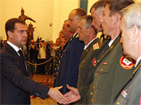 Медведев наградил участников операции в Южной Осетии, в том числе посмертно