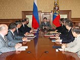 Медведев подписал "план шести принципов" после подписи Саакашвили Медведев подписал "план шести принципов" после подписи Саакашвили