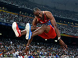 Олимпийским чемпионом в прыжках в длину стал панамец Ирвинг Саладино