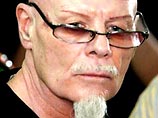 Освобожденный из тюрьмы Гари Глиттер не долетел до Лондона: в Таиланде музыкант был госпитализирован
Освобожденный из тюрьмы Гари Глиттер не долетел до Лондона: в Таиланде музыкант был госпитализирован