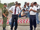 Российские военнослужащие не пустили в грузинский город Гори руководителей Комитета по мониторингу Парламентской ассамблеи Совета Европы (ПАСЕ) Матиаша Эрши и Кастриота Ислами Российские военнослужащие не пустили в грузинский город Гори руководителей Комитета по мониторингу Парламентской ассамблеи Совета Европы (ПАСЕ) Матиаша Эрши и Кастриота Ислами