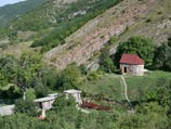 Грузинские беженцы укрываются в монастырях
