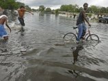 Президент США объявил зоной стихийного бедствия районы штата Флорида, пострадавшие из-за шторма "Фэй"