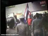 Несколько десятков вооруженных людей попытались захватить в Бангкоке штаб-квартиру Таиландской национальной радиовещательной службы и прекратить ее вещание