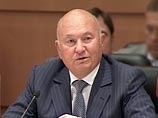 Лимонов также отметил, что "весь этот скандал не служит во славу Ю.М. Лужкова" и "если бы мэр захотел, он бы это давно прекратил" Лимонов также отметил, что "весь этот скандал не служит во славу Ю.М. Лужкова" и "если бы мэр захотел, он бы это давно прекратил"