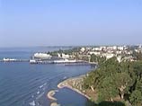 Абхазии помогают финансово российские туристы, а Осетии — российское правительство Абхазии помогают финансово российские туристы, а Осетии — российское правительство