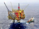 Американские компании, ведущие нефтедобычу в районе Мексиканского залива, из-за приближения "Густава" еще во вторник приступили к эвакуации персонала с нефтяных платформ
