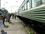 Пассажирские поезда пущены в объезд станции Лозовая на Украине, расположенной в 5 километрах от горящих в Харьковской области складов боеприпасов
