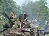 "Наше решение вести боевые действия было принято в последнюю секунду, когда российские танки уже шли - у нас не было выбора" - пояснил Саакашвили "Наше решение вести боевые действия было принято в последнюю секунду, когда российские танки уже шли - у нас не было выбора" - пояснил Саакашвили