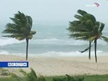 В  Атлантике набирают ураганную силу тропические штормы  "Ханна"  и  "Жозефин",  крепнет ураган "Айк" 