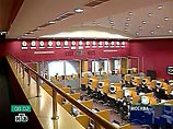 На биржах РТС и ММВБ падение цен "голубых фишек" достигло 3-8%, индексы обновили минимумы более чем двухлетней давности, рухнув к уровням конца июня 2006 года На биржах РТС и ММВБ падение цен "голубых фишек" достигло 3-8%, индексы обновили минимумы более чем двухлетней давности, рухнув к уровням конца июня 2006 года