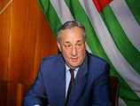 Абхазия хотела бы вступить в СНГ и, по-возможности, в Союзное государство, заявил президент Республики Абхазия Сергей Багапш