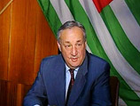 Абхазия хотела бы вступить в СНГ и, по-возможности, в Союзное государство, заявил президент Республики Абхазия Сергей Багапш Абхазия хотела бы вступить в СНГ и, по-возможности, в Союзное государство, заявил президент Республики Абхазия Сергей Багапш