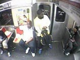 В США ищут маньяка-психопата, нападающего на пассажиров метро с гвоздодером В США ищут маньяка-психопата, нападающего на пассажиров метро с гвоздодером