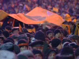 Митинг  в поддержку Виктора Ющенко собрал несколько десятков тысяч человек