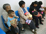 В течение первых восьми месяцев 2008 года в провинции Ганьсу было зарегистрировано 50 случаев заболевания почечным камнем у малолетних детей