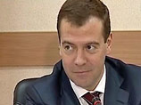 Президент России Дмитрий Медведев провел в Кремле экстренное совещание с экономическим блоком правительства