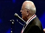 Экс-президент СССР Михаил Горбачев, получая в четверг в Филадельфии учрежденную расположенным здесь Национальным центром конституции медаль Свободы, заявил, что госсекретарю США Кондолизе Райс следует проявлять больше спокойствия