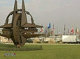 Гейтс отметил, что пятая статья устава НАТО означает обязательство идти на помощь союзникам, у которых возникают военные проблемы