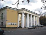 Импровизацией по "Идиоту" откроется сезон в Новом драматическом театре
Импровизацией по "Идиоту" откроется сезон в Новом драматическом театре