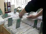 Согласно новым правилам, желающим получить российский паспорт теперь не понадобится жить на территории Федерации на протяжении 5 лет, подтверждать источник своего дохода и доказывать владение русским языком Согласно новым правилам, желающим получить российский паспорт теперь не понадобится жить на территории Федерации на протяжении 5 лет, подтверждать источник своего дохода и доказывать владение русским языком