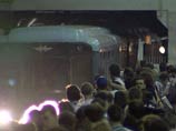 На "зеленой" ветке московской подземки в час пик сбился график движения поездов: на рельсы упал человек На "зеленой" ветке московской подземки в час пик сбился график движения поездов: на рельсы упал человек