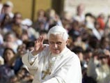 Папа Римский Бенедикт XVI приветствовал сегодня на площади Святого Петра участников международной молодежной встречи за мир на Кавказе, которая открывается в ближайшие дни в тосканском городе Ареццо