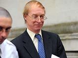 Британский священник-педофил просматривал порно вместе с женой перед сексом Британский священник-педофил просматривал порно вместе с женой перед сексом