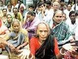 Во время давки на религиозном празднике в Индии погибли 170 верующих