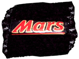 В категорию "подозрительных" попали такие мировые гиганты как компания Mars, производящая популярное драже M&Ms и шоколадные батончики Snickers, а также Kraft Foods с ее вафлями Oreo