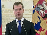 Выступая во вторник, Медведев вновь напомнил о необходимости изменения облика Вооруженных сил России к 2020 году