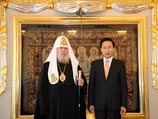 По мнению Патриарха, "настанет время, когда наличие храмов Русской православной церкви как на юге, так и на севере сыграют положительную роль в деле объединения Кореи"