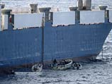 На борту захваченного пиратами у берегов Сомали украинского судна Faina произошла вторая за сутки перестрелка
