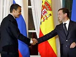 Поговорив с премьером Испании, Медведев снова попенял США: разбираться в своей экономике надо, а не спорить по международным вопросам