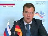 По словам Медведева, "время делить мир на своих и чужих безвозвратно ушло"