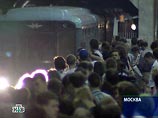 На станциях "ВДНХ" и "Парк Культуры" московского метро в пятницу двое покончили с собой На станциях "ВДНХ" и "Парк Культуры" московского метро в пятницу двое покончили с собой