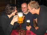 Чехи стали абсолютными лидерами мира по объемам потребления пива, уверяет американский финансовый телеканал CNBC