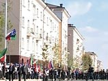 На фасадах домов, расположенных по обе стороны проспекта Победы, сегодня утром прикреплены таблички с надписями "Проспект имени В.В.Путина" На фасадах домов, расположенных по обе стороны проспекта Победы, сегодня утром прикреплены таблички с надписями "Проспект имени В.В.Путина"