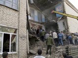 В минувшую среду в разгар учебного дня в Беляевской средней школе рухнула фасадная стена здания. В результате обрушения погибли пять выпускниц