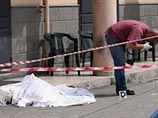 В итальянском городе Казал-ди-Принципе киллеры учинили кровавую вендетту, расстреляв мужчину на глазах у полицейских во время игры в покер