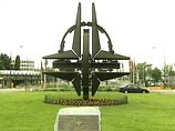 Принятые весной на саммите НАТО решения не ставятся под вопрос. Блок проводит политику "открытых дверей", здесь нет изменений. В решении играют роль политические намерения и экономические взгляды Принятые весной на саммите НАТО решения не ставятся под вопрос. Блок проводит политику "открытых дверей", здесь нет изменений. В решении играют роль политические намерения и экономические взгляды