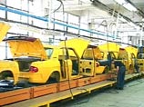 О частичном закрытии своих конвейерных линий объявили автоконцерны "ГАЗ" и "КамАЗ". Металлурги предупредили о сокращении объемов производства на 20 процентов