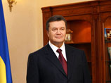 Лидер Партии регионов Украины Виктор Янукович призывает местные политические силы в условиях политического кризиса объединиться на основе "десяти принципов" его собственного сочинения