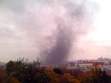 На пожар в центре Москвы слетелись вертолеты МЧС