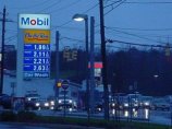 В США цены на бензин стремительно снижаются