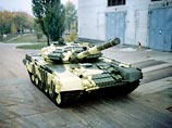 Там, государственная компания "Украинмаш" погрузила на судно все, что нужно для гражданской войны: 42 советских боевых танка Т-72